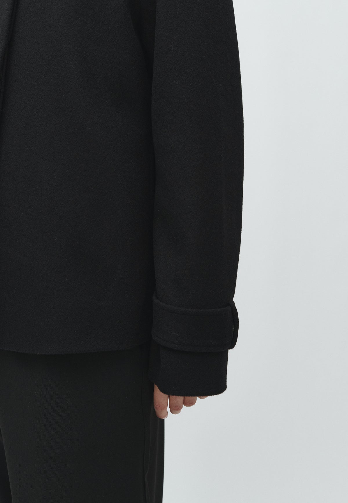 Tary-M_Black_Model_4