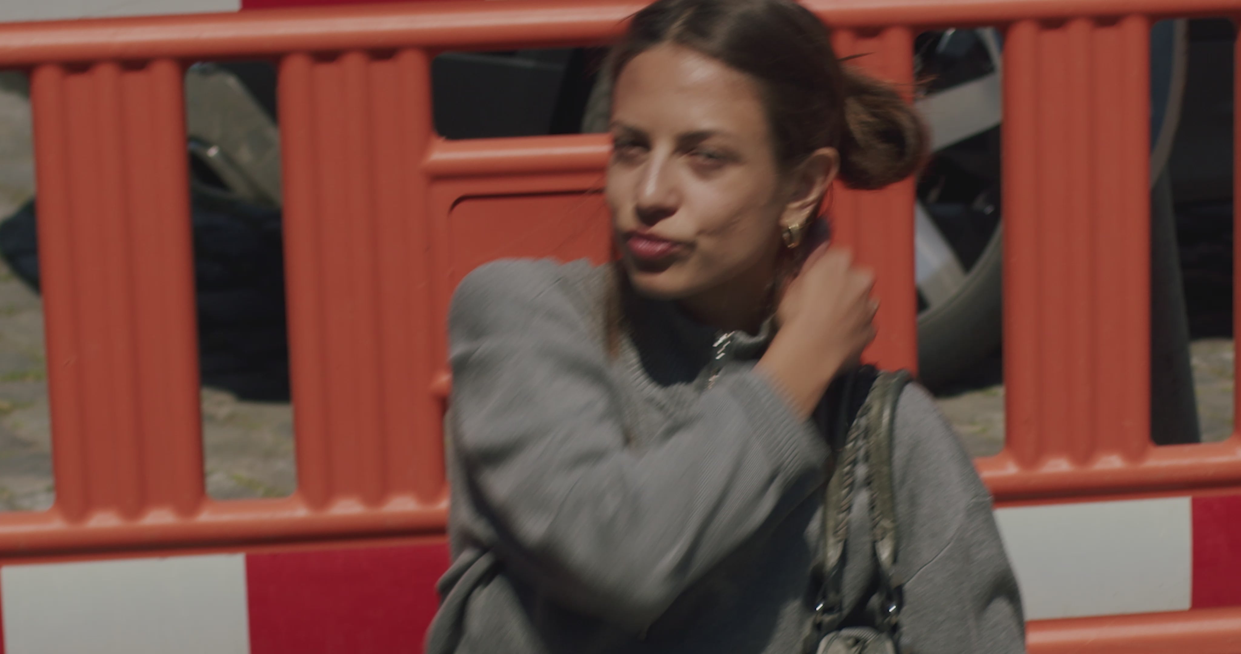 Joely-M_Medium Grey Melange_Video_0