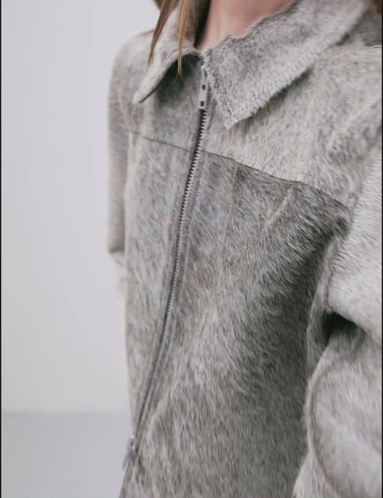 Isata-M_Grey Cow_Video_0