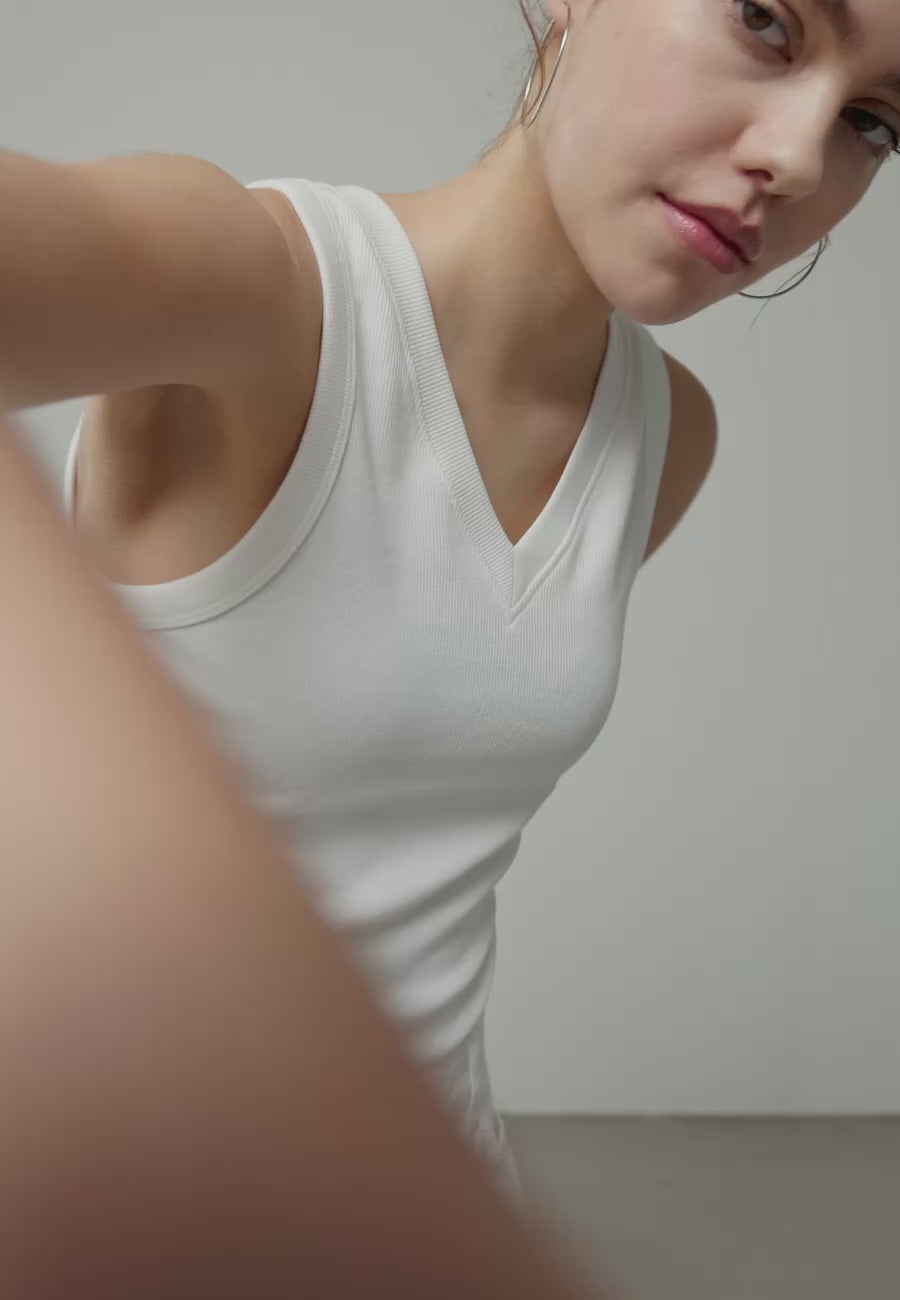 Talina-M_White_Video_0
