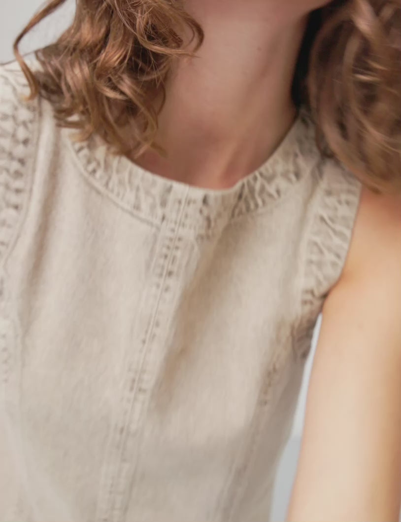Tamita-M_Beige Washed Denim_Video_0