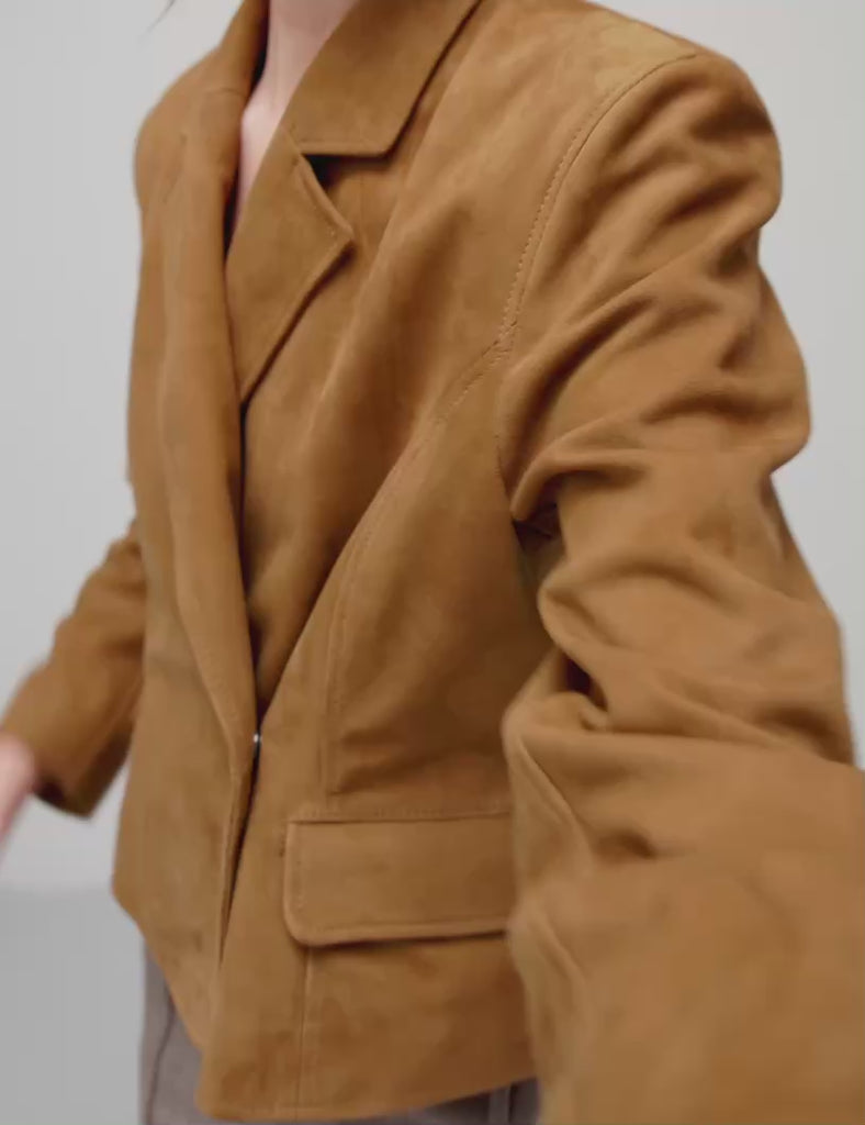 Iva-M_Cognac Brown_Video_1